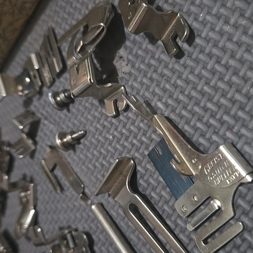 Rotary Sewing Machine Attachments Set - Picture 7 of 7